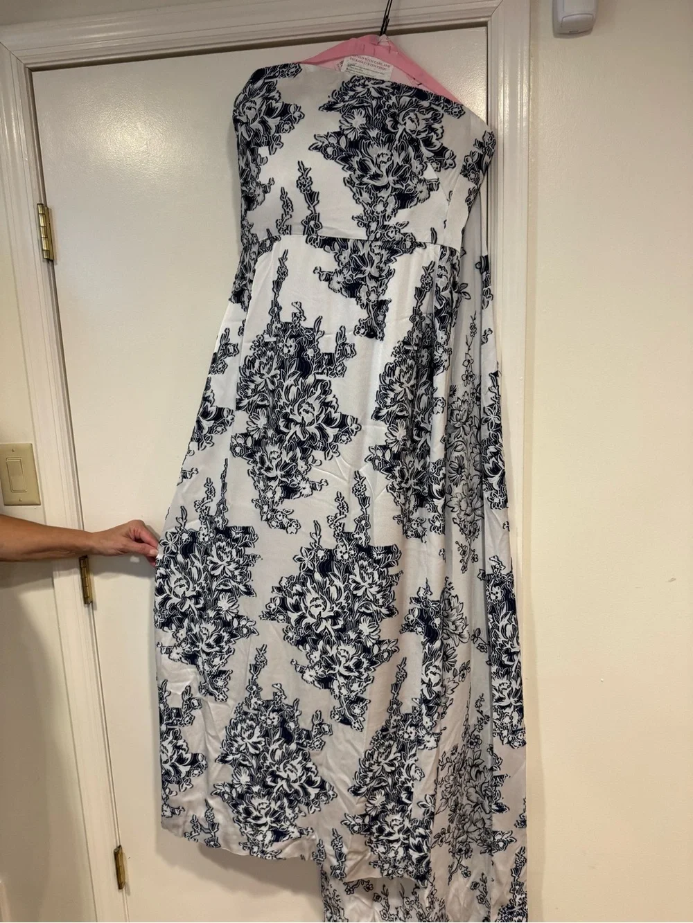 Oscar de la Renta Strapless draped flocked jacquard gown - Picture 5 of 10
